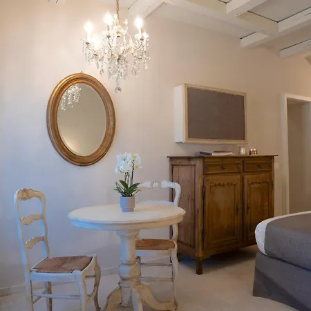 Maison Benedictine *
