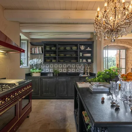 Maison Benedictine קאפרינו ורונזה